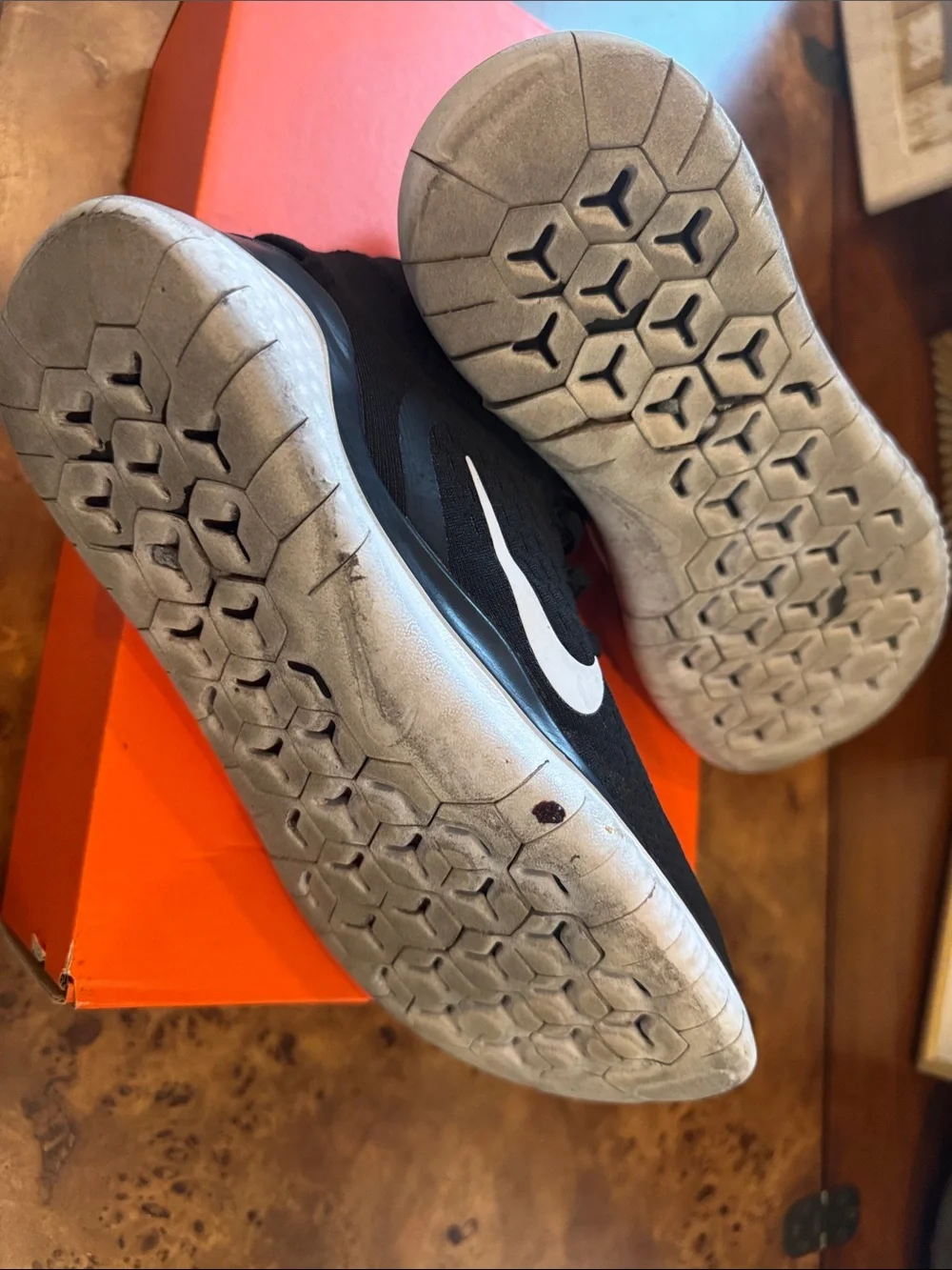 Nike women’s Black free rn Sz 7